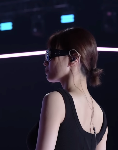 Potret di balik layar Momo (TWICE)