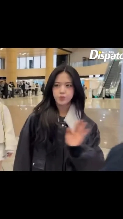 A moment captured by An Yujin (IVE)'s fan