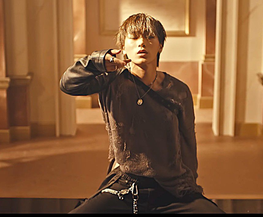 Behind-the-scenes cut of San (ATEEZ)