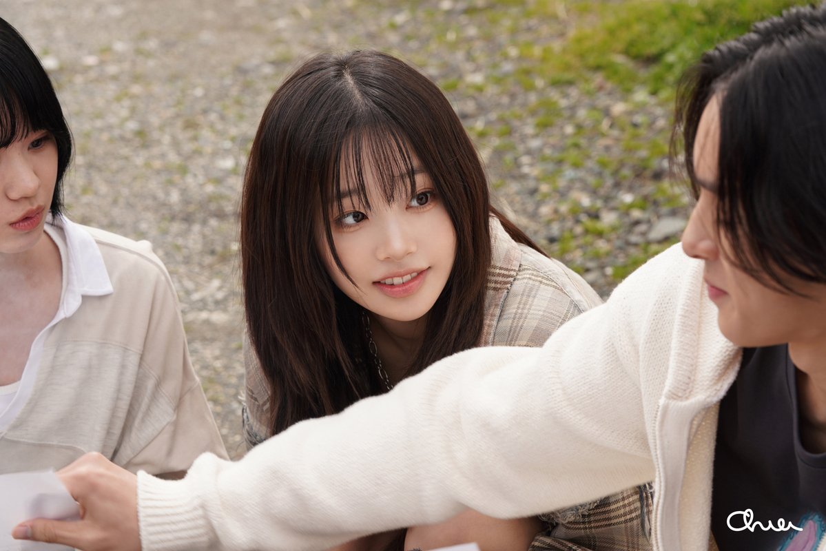 Behind-the-scenes cut of Chuu