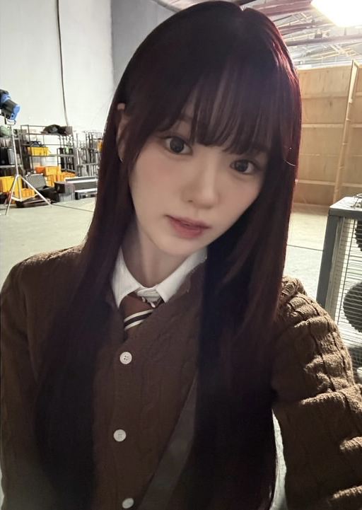 Behind-the-scenes cut of Rio (NiziU)