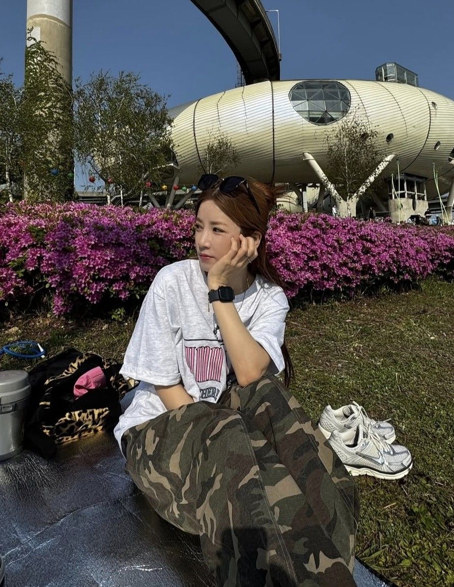 Recent activity shot of Park Chorong (Apink)