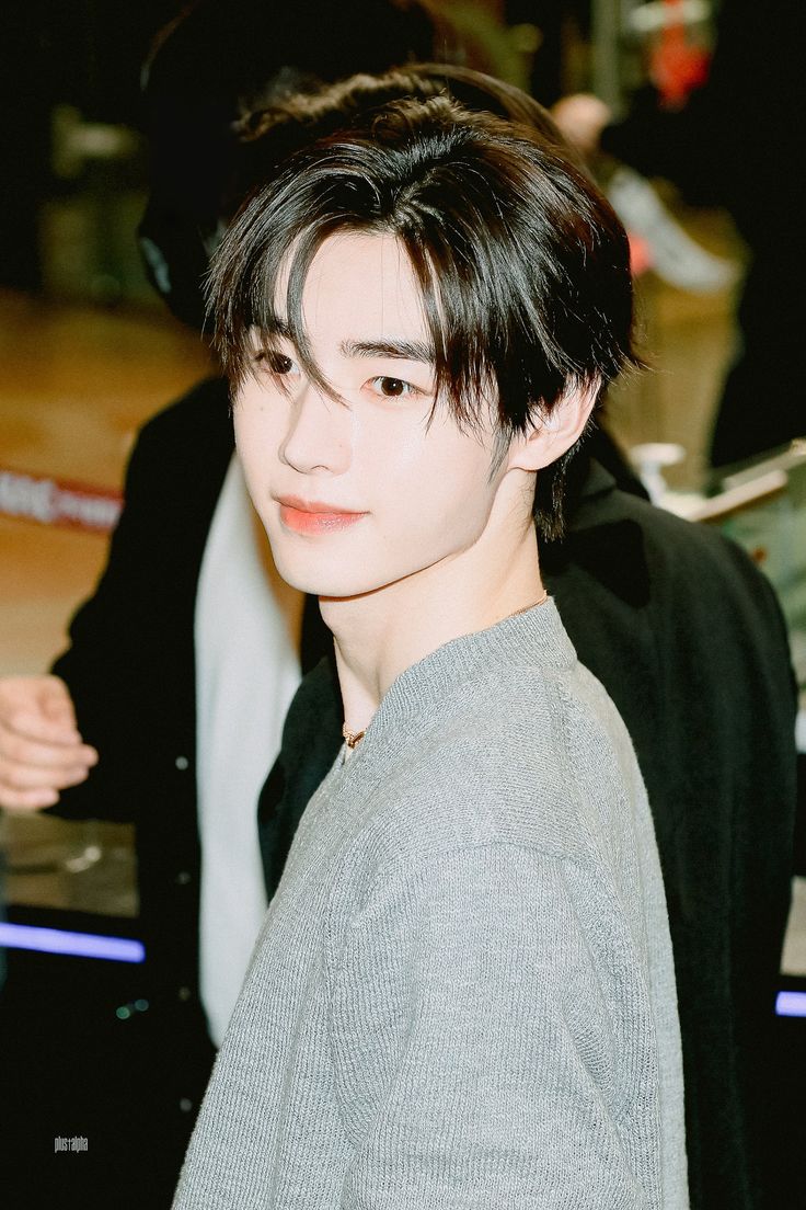 Foto aktivitas terbaru Sunghoon (ENHYPEN)