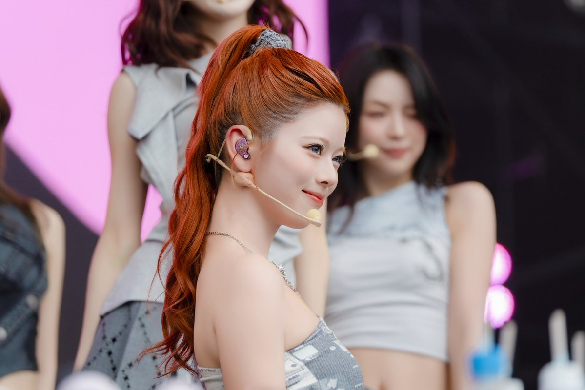 Behind-the-scenes cut of NiziU