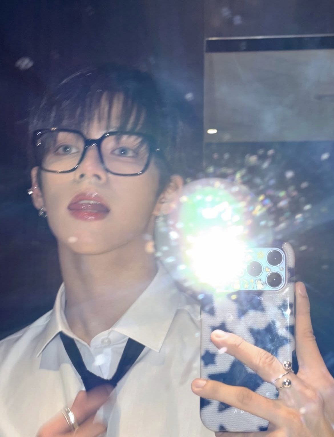 Behind-the-scenes cut of JL (AHOF)