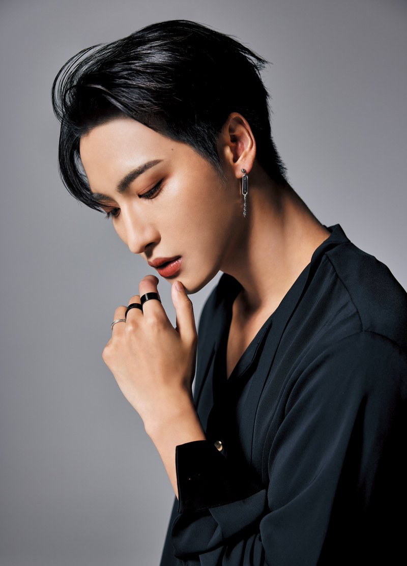 Behind-the-scenes cut of Seonghwa (ATEEZ)