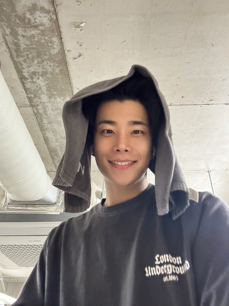 아스트로의 최신 사진