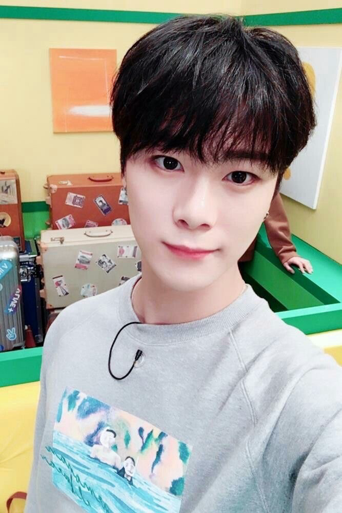 Latest photo of Moonbin (ASTRO)