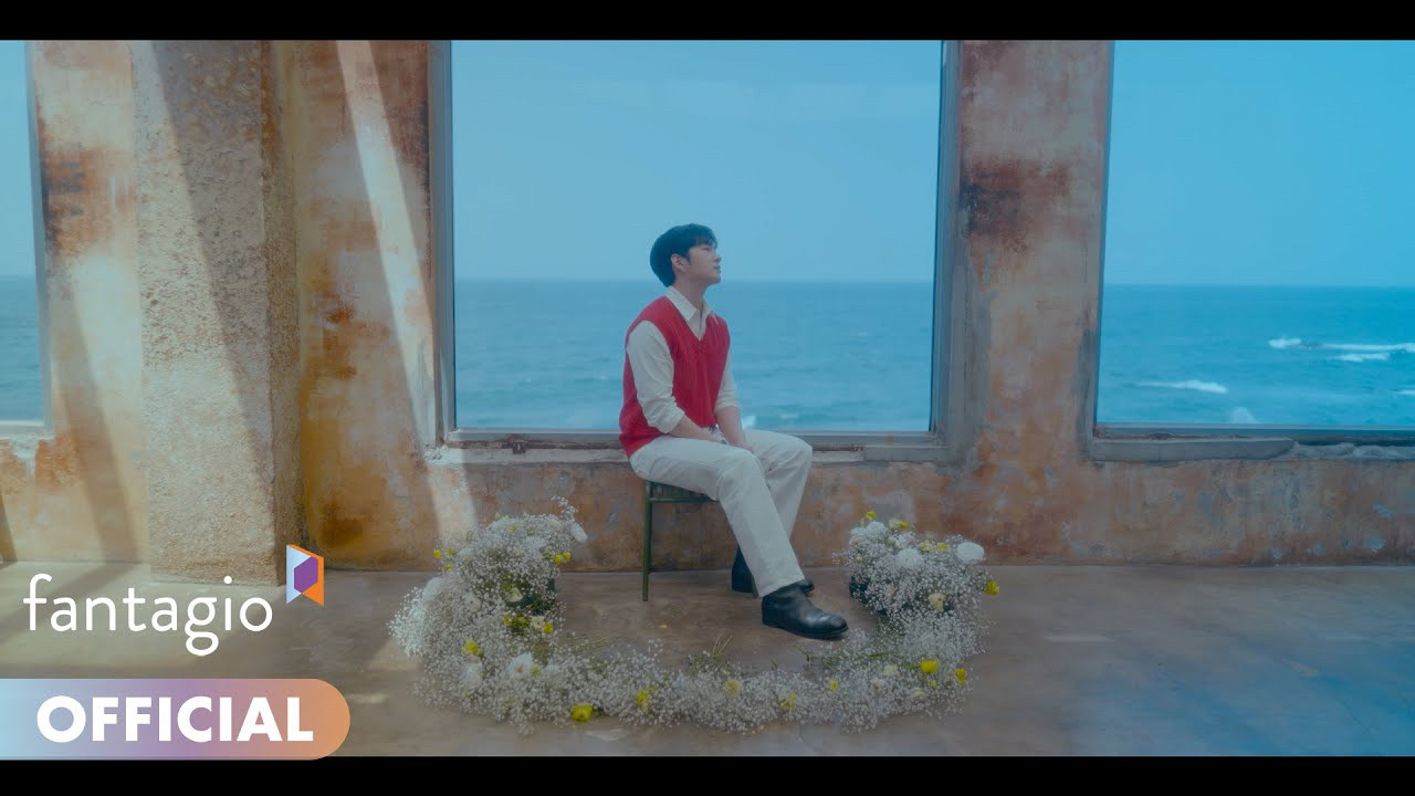 Recent activity shot of Lee Changsub (BTOB)