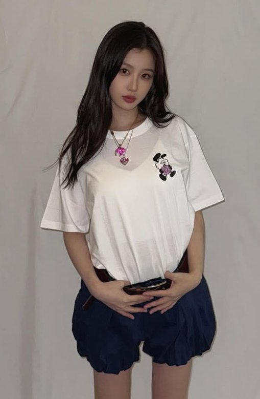 Behind-the-scenes cut of Esther Yu