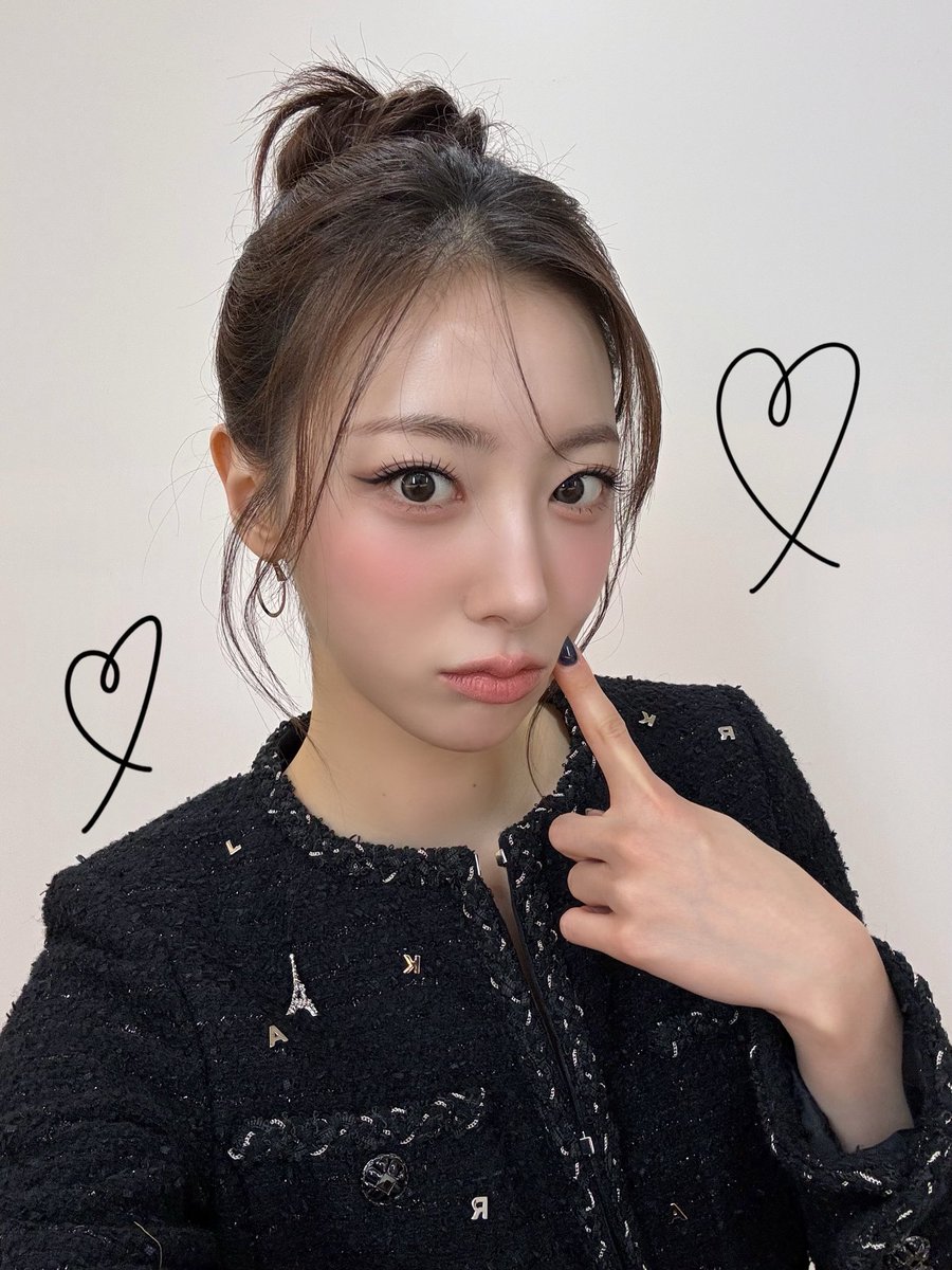 A moment captured by H1-KEY's fan