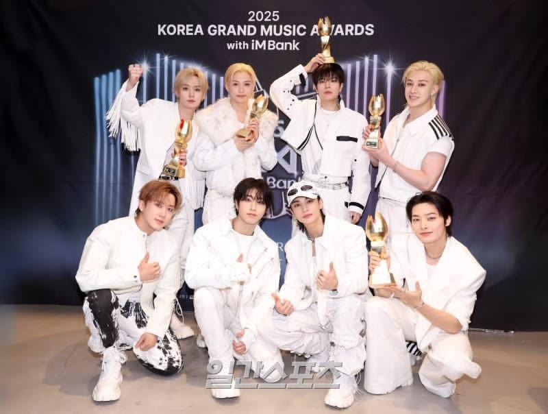 Behind-the-scenes cut of Felix (Stray Kids)