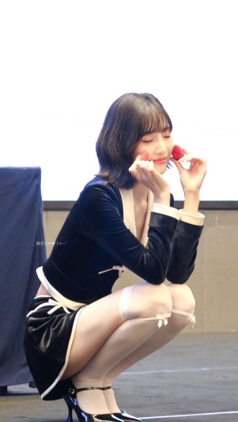 Recent activity shot of Joy (Red Velvet)