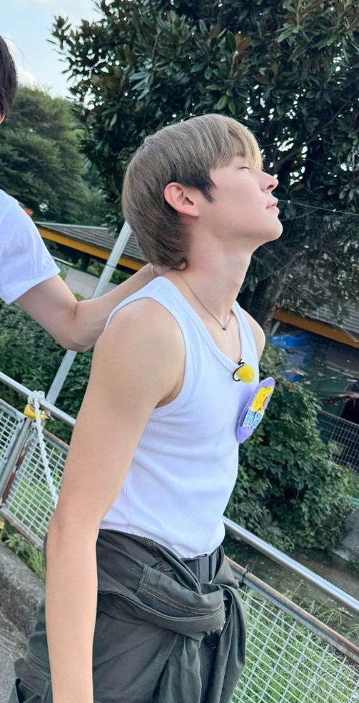 A heartfelt wallpaper shared by Eunseok (RIIZE)'s fans