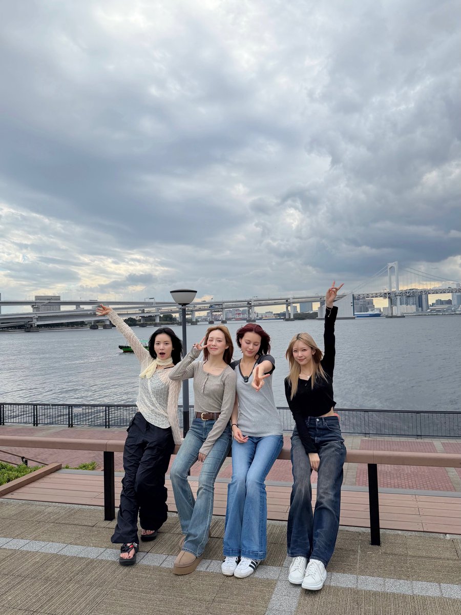 A moment captured by NiziU's fan