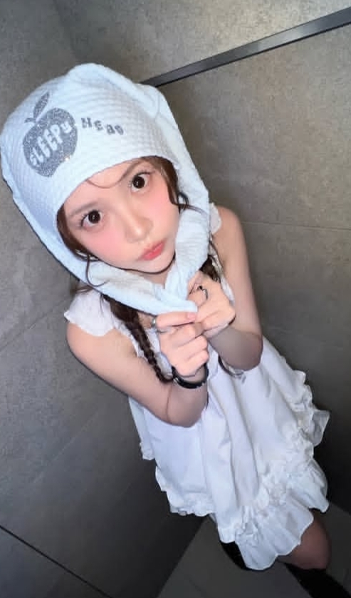 Latest photo of Carmen (Hearts2Hearts)
