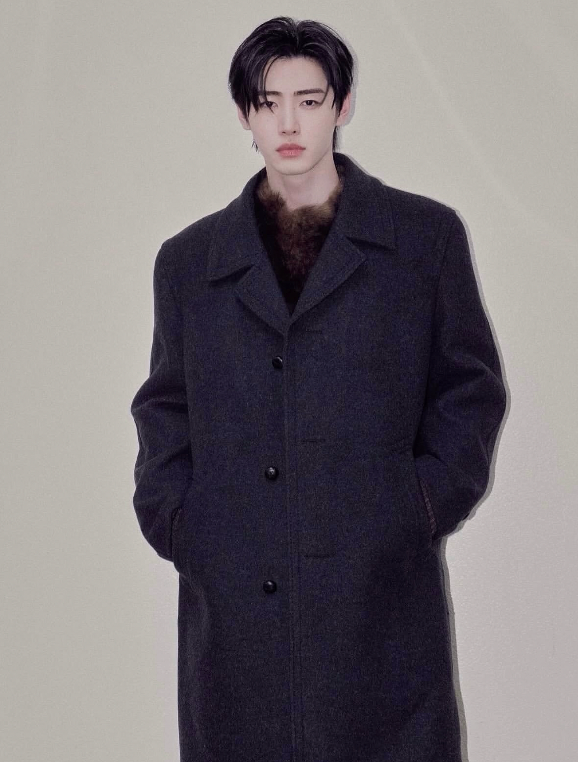 Foto terbaru Sunghoon (ENHYPEN)