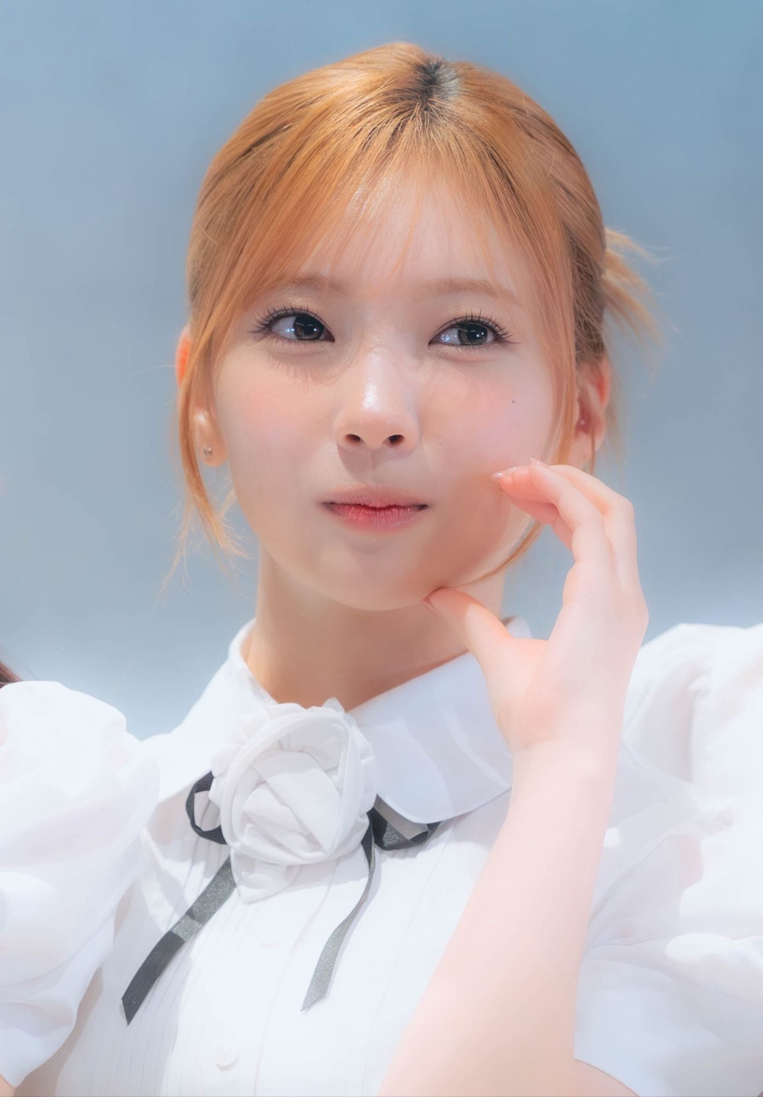 Latest photo of Mayuka (NiziU)