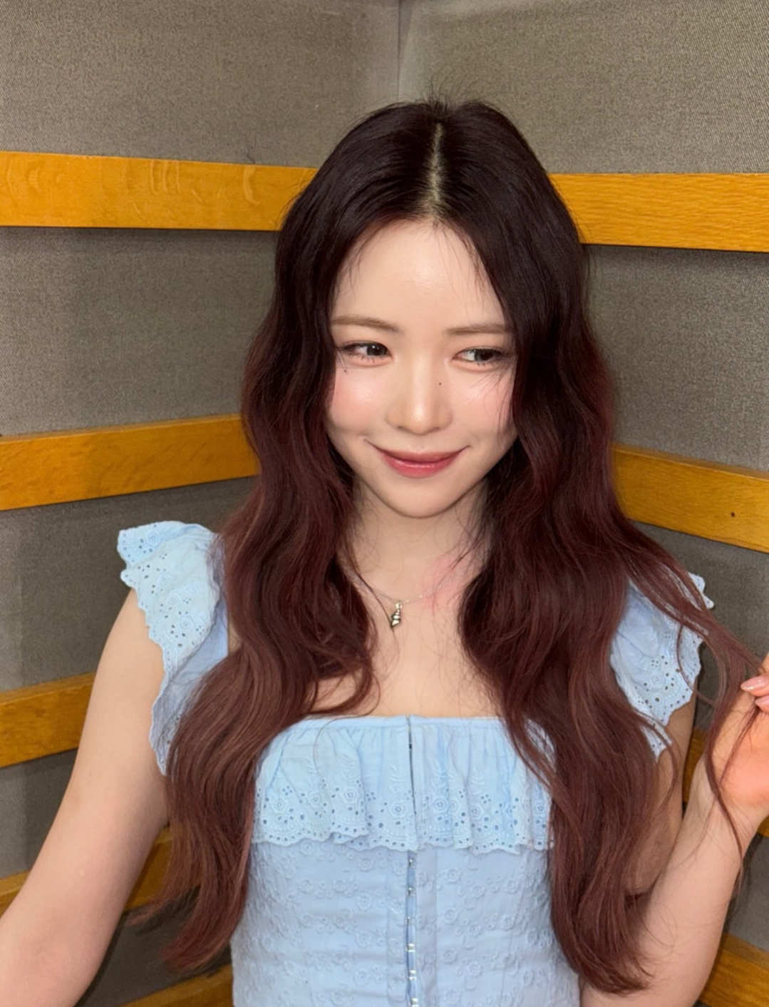 Latest photo of Maya (NiziU)