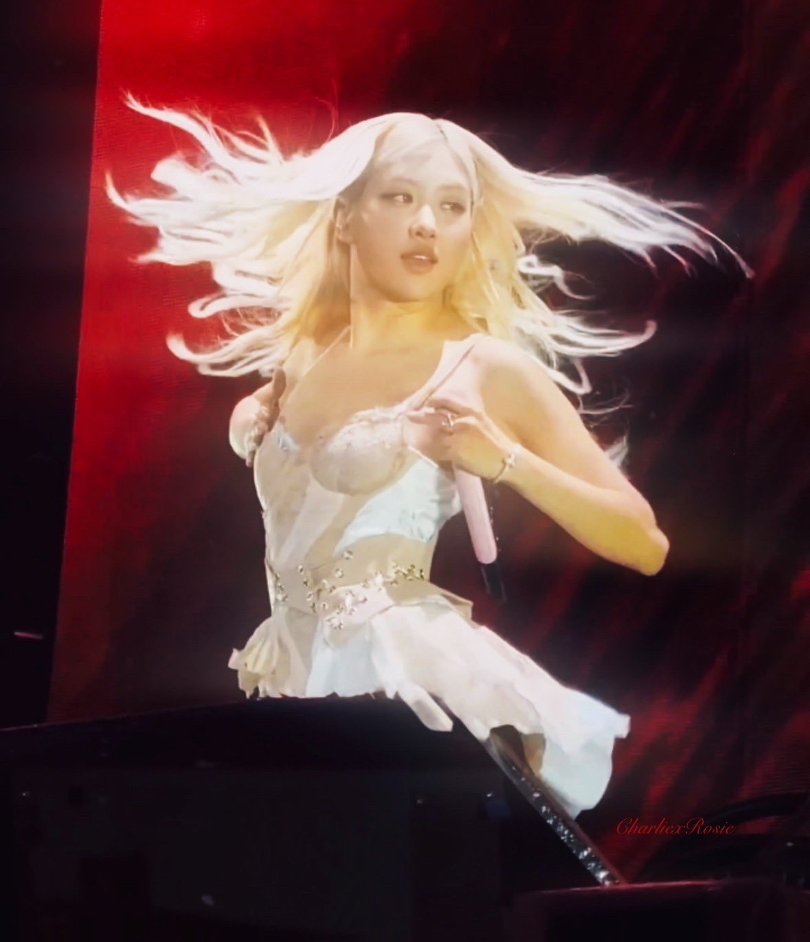 Latest photo of ROSÉ (BLACKPINK)