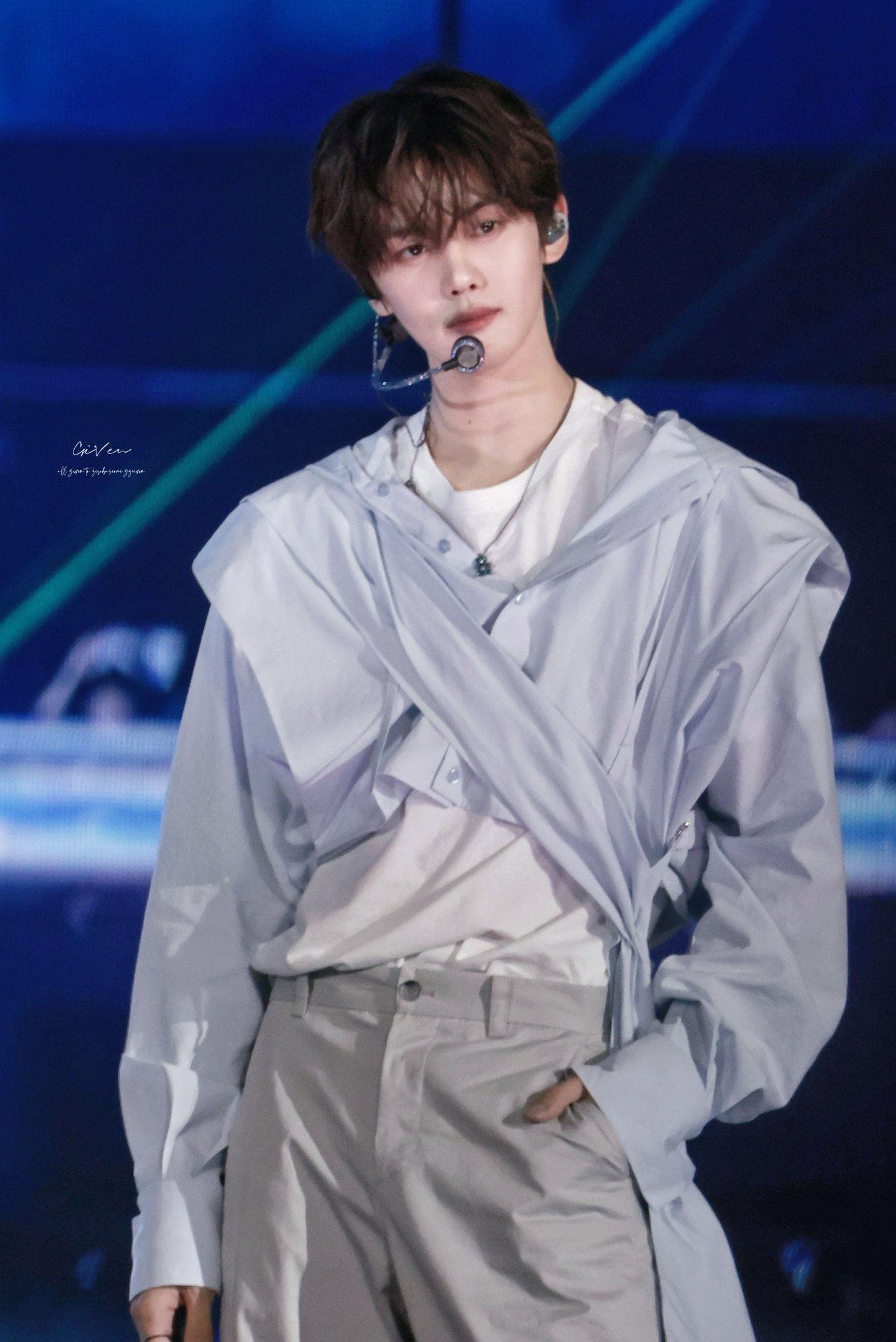 Latest photo of Kim Gyuvin (ZEROBASEONE)