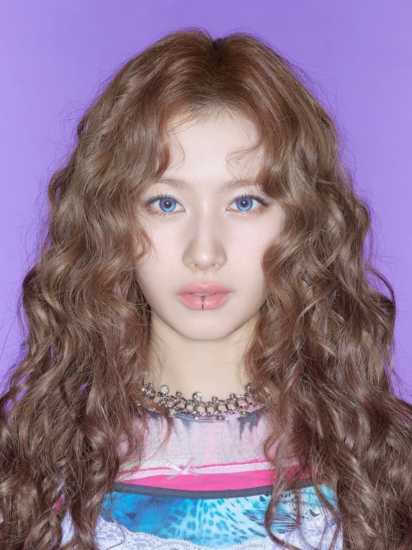 Latest photo of Sana (TWICE)