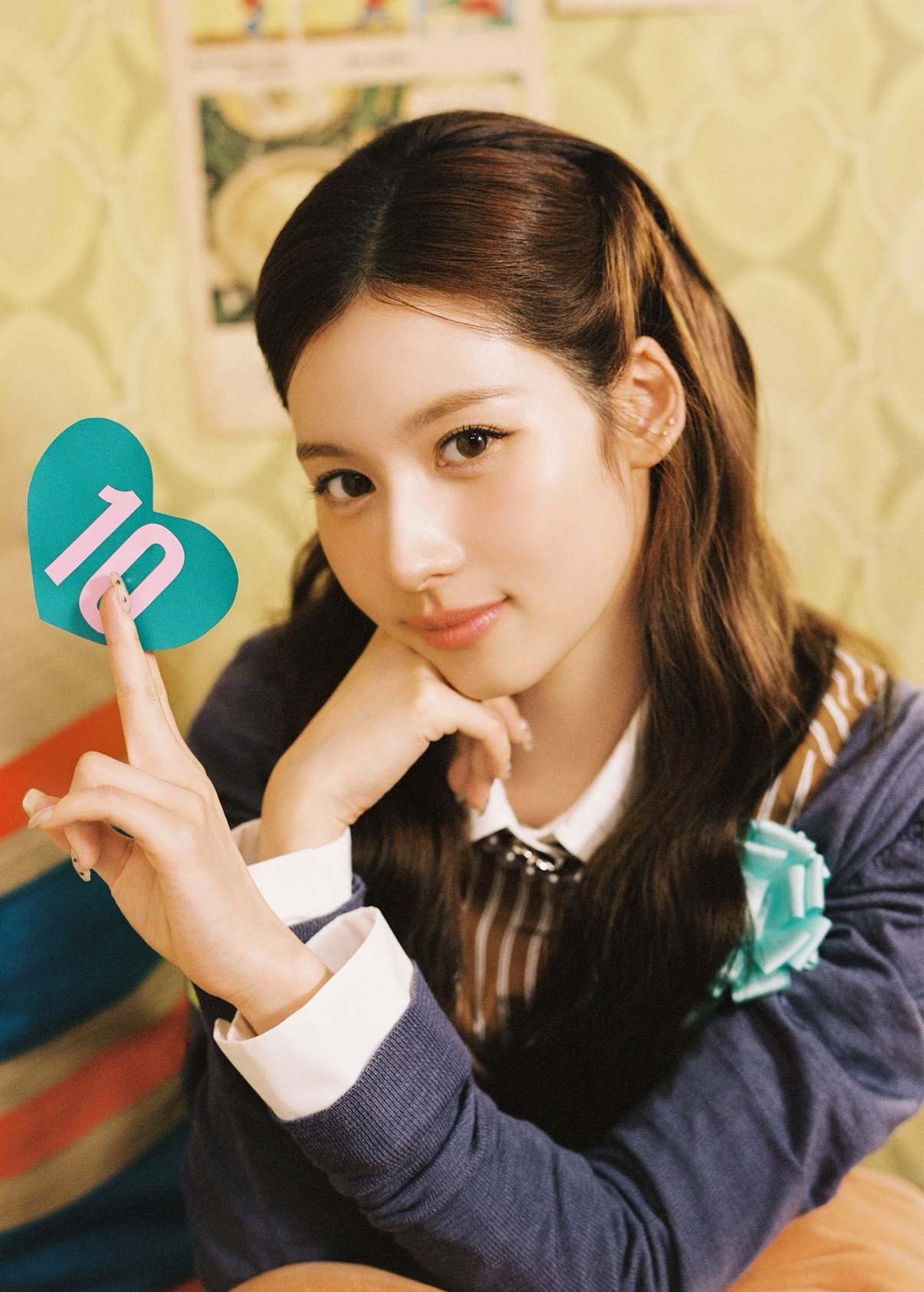 Potret di balik layar Sana (TWICE)
