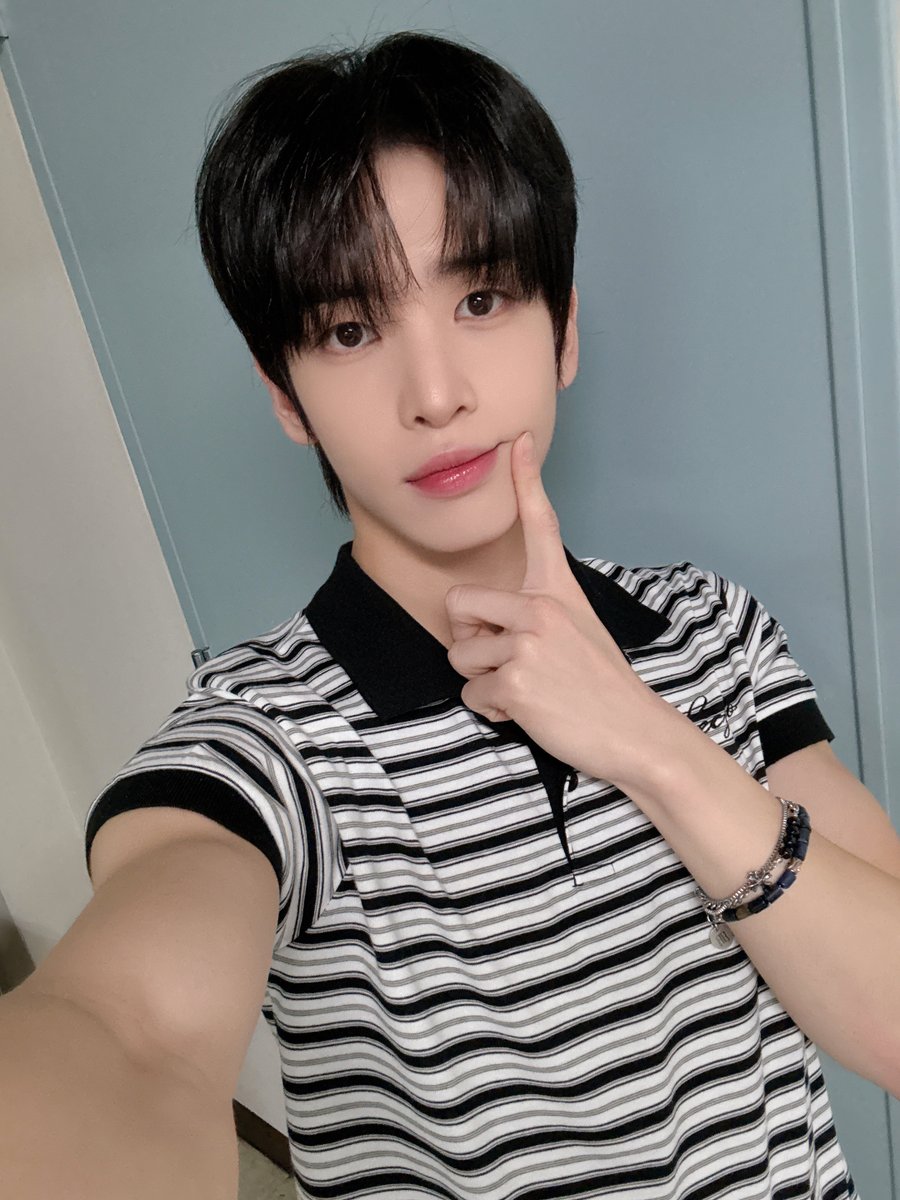 A moment captured by CRAVITY's fan