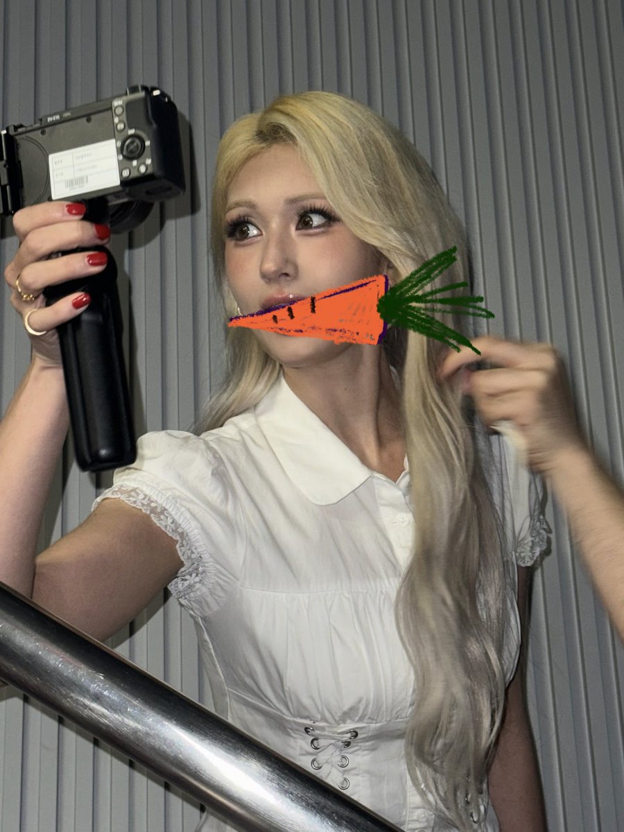 Latest photo of Jeon Somi