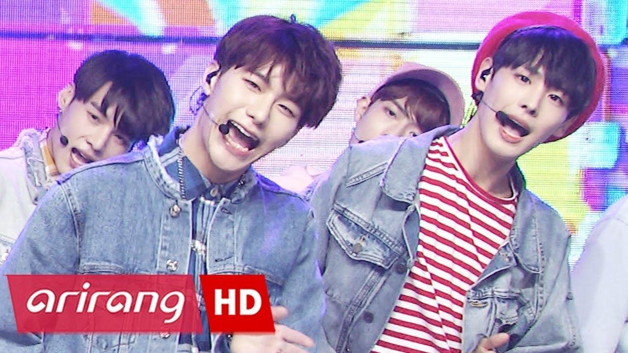 A moment captured by VICTON's fan