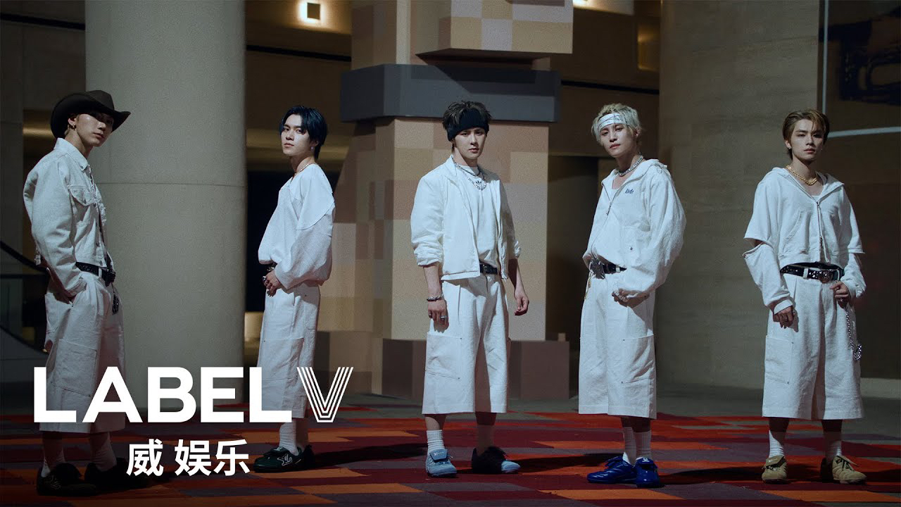 Recent activity shot of YANGYANG (WayV)