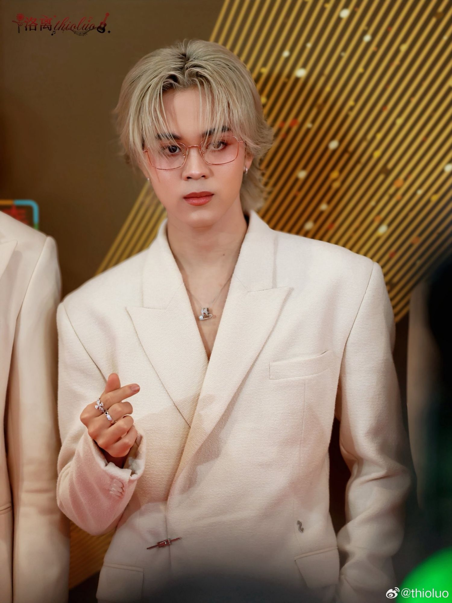 Behind-the-scenes cut of THI-O (NexT1DE)