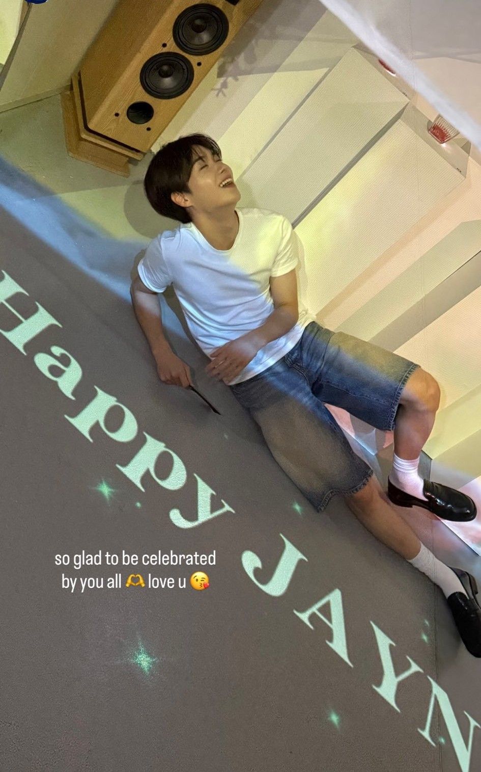 Behind-the-scenes cut of Jaeyun