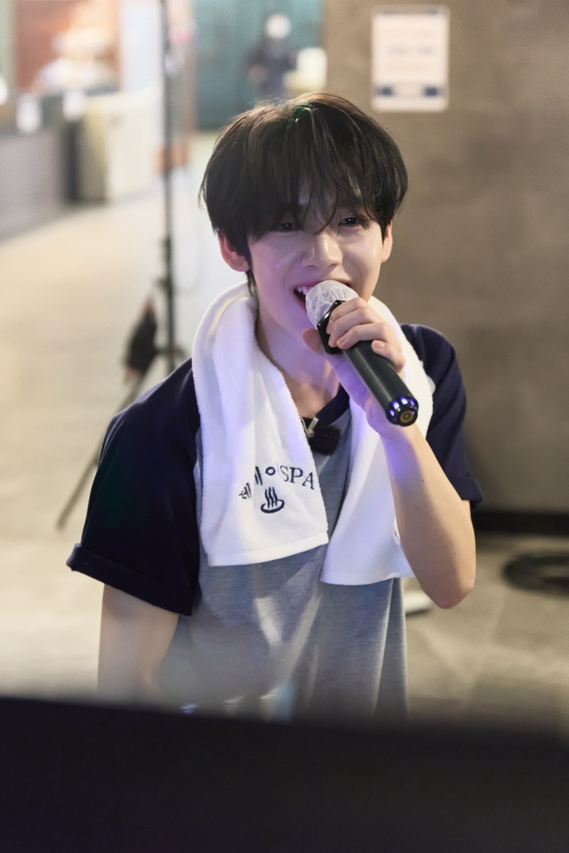 Recent activity shot of Han Yujin (ZEROBASEONE)