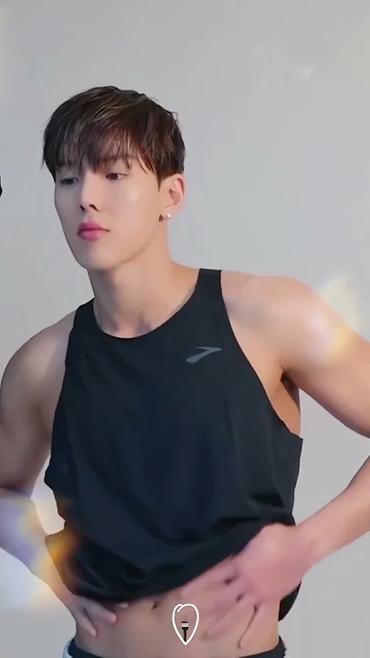 Behind-the-scenes cut of Shownu (MONSTA X)