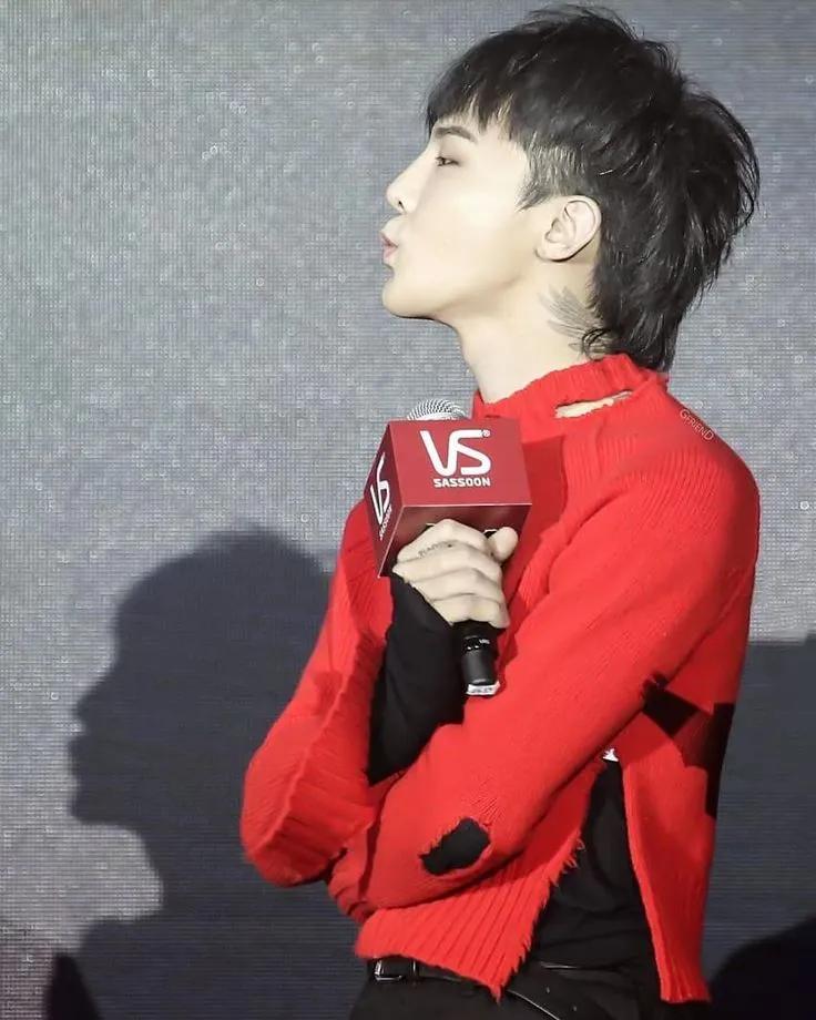 Behind-the-scenes cut of G-DRAGON (BIGBANG)