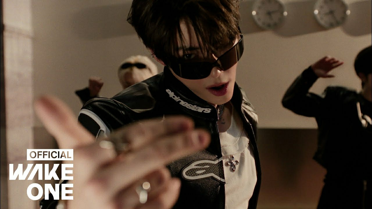 A moment captured by Park Gunwook (ZEROBASEONE)'s fan