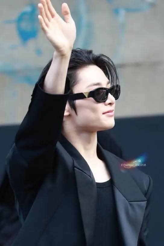 Behind-the-scenes cut of I.N (Stray Kids)