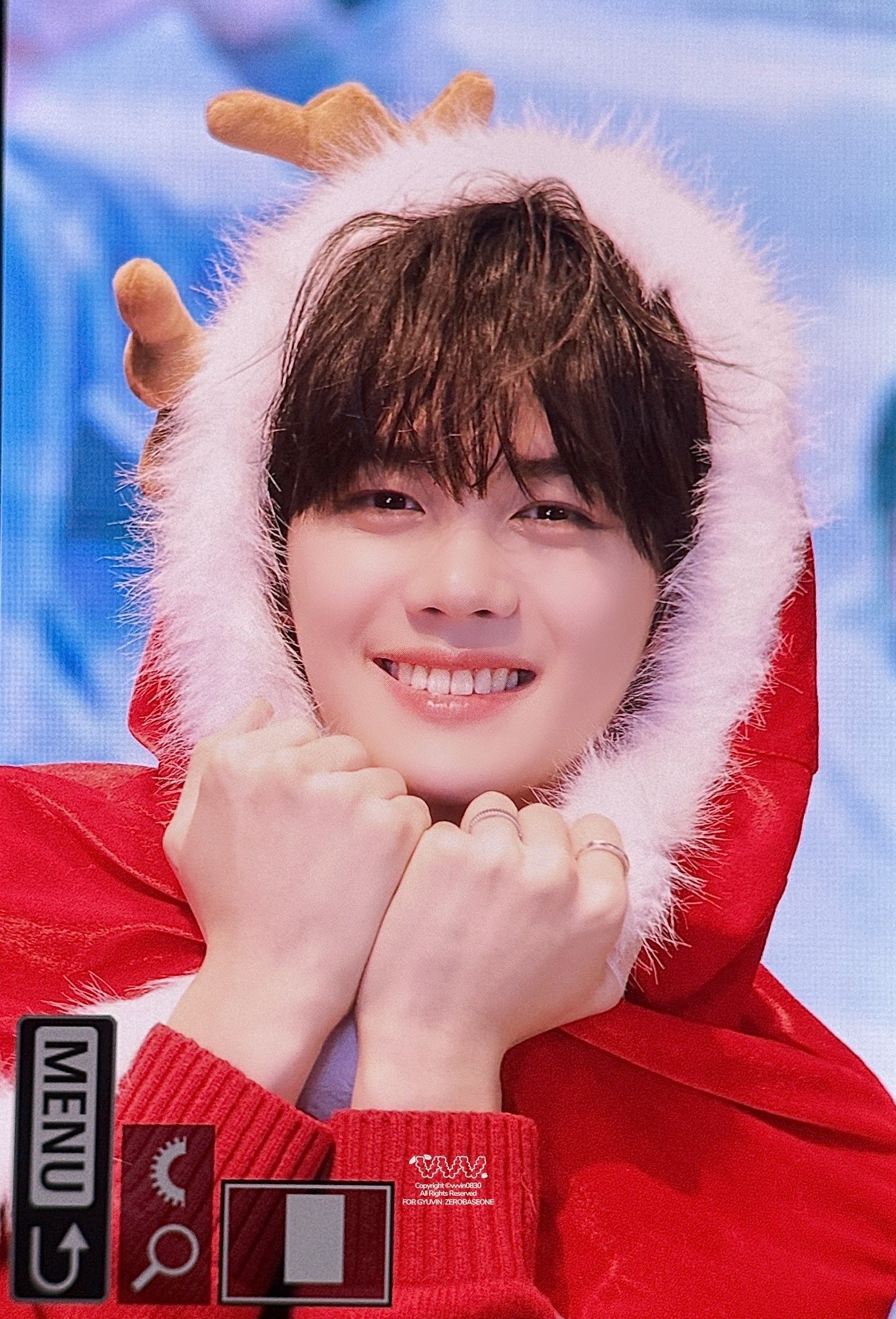 A moment captured by Kim Gyuvin (ZEROBASEONE)'s fan