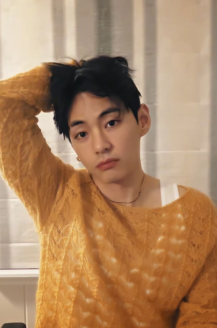 뷔 (방탄소년단)의 최신 사진