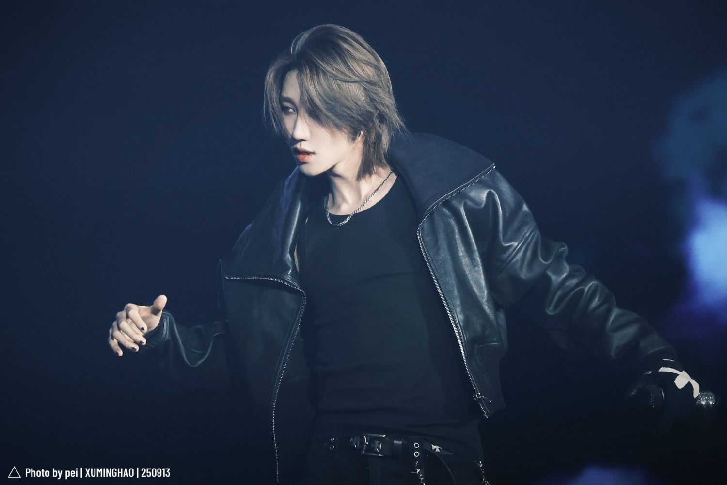 Behind-the-scenes cut of The 8 (SEVENTEEN)