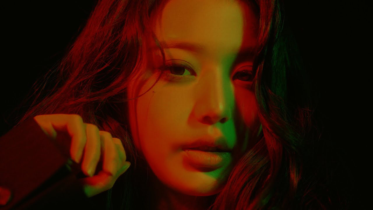 Behind-the-scenes cut of Jang Wonyoung (IVE)