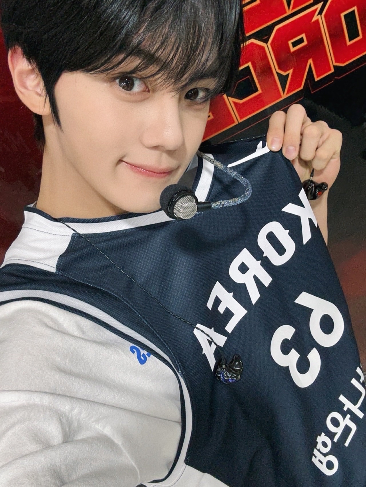 Latest photo of Kim Gyuvin (ZEROBASEONE)