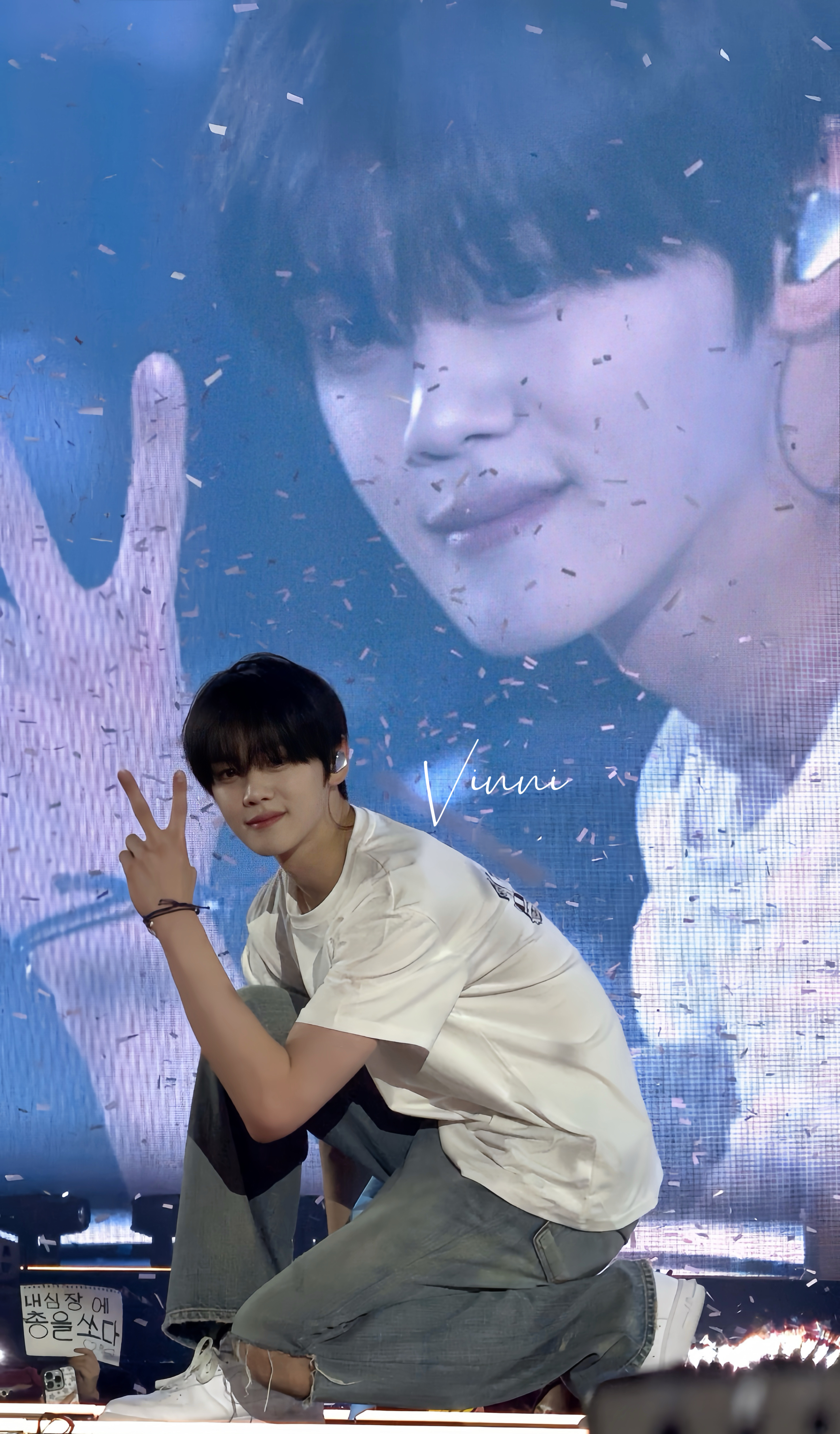 Fandom-recommended wallpaper image of Kim Gyuvin (ZEROBASEONE)