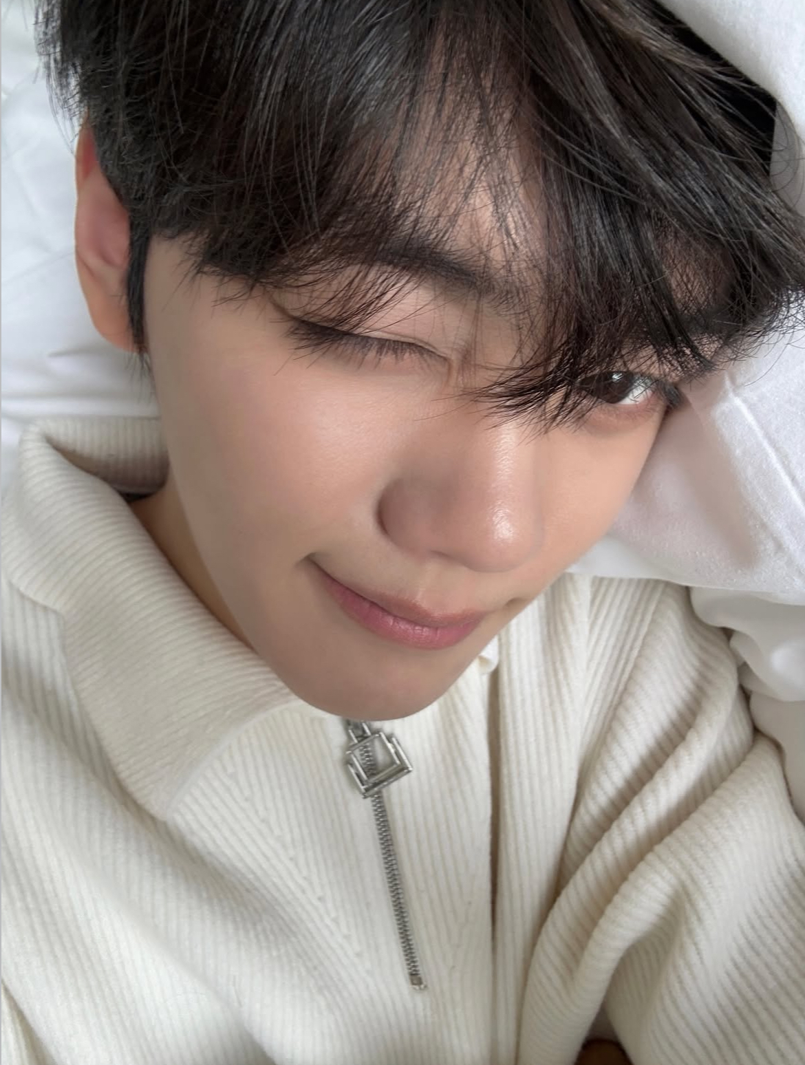 Behind-the-scenes cut of Kim Gyuvin (ZEROBASEONE)