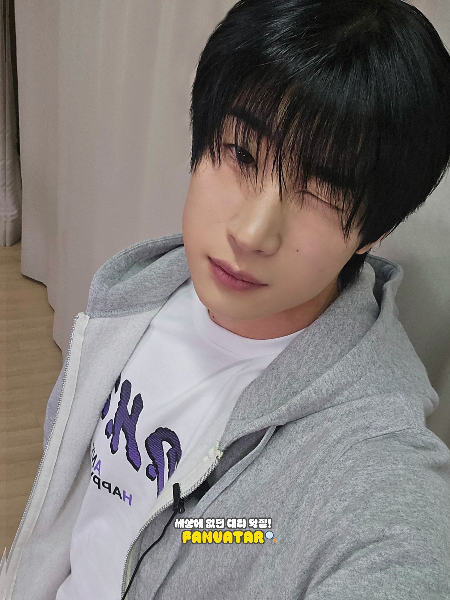 Behind-the-scenes cut of Han Seungwoo