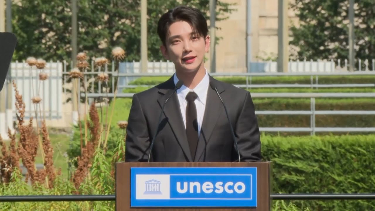 A moment captured by Joshua (SEVENTEEN)'s fan