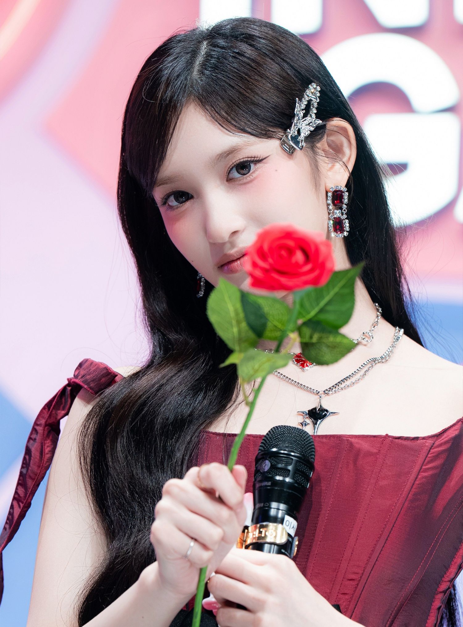 A moment captured by Leeseo (IVE)'s fan