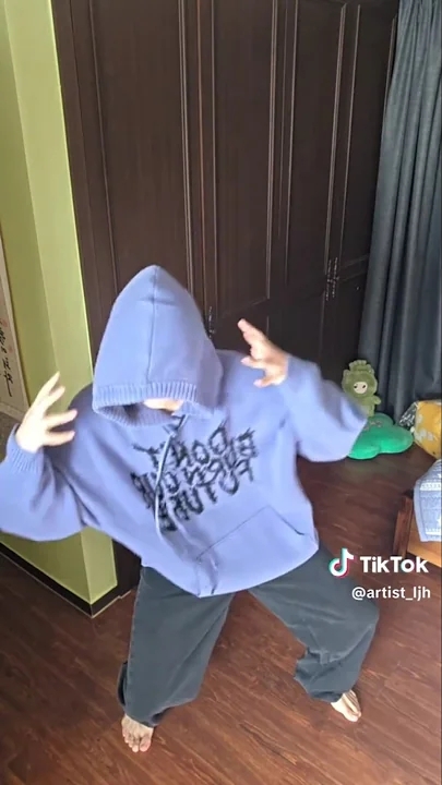 Behind-the-scenes cut of Lee Jinhyuk