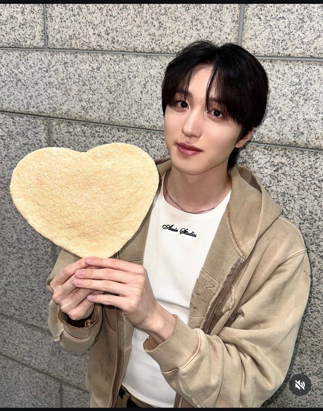 Behind-the-scenes cut of Chani (SF9)